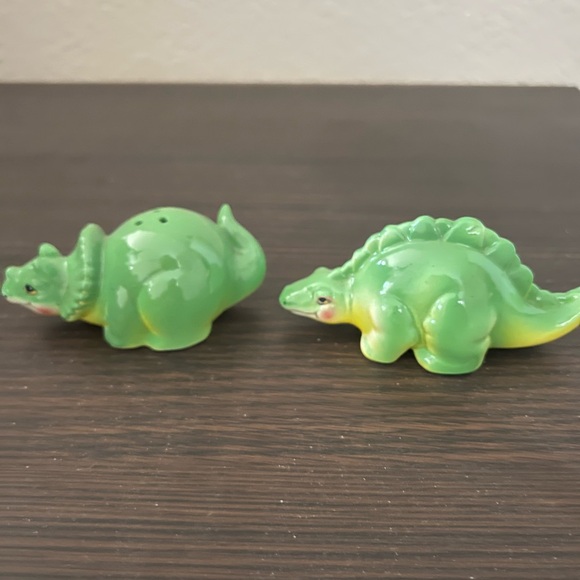 Green Dinosaur Salt and Pepper Shakers - Picture 2 of 4